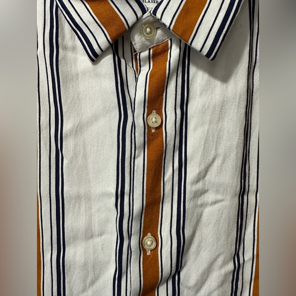 Men’s Relaxed Fit Large Short Sleeve Shirt. - Picture 3 of 4